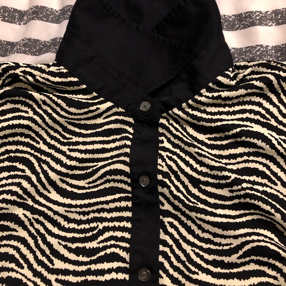 J. McLaughlin Betty Shirt Zebra Print Excellent - Picture 3 of 9